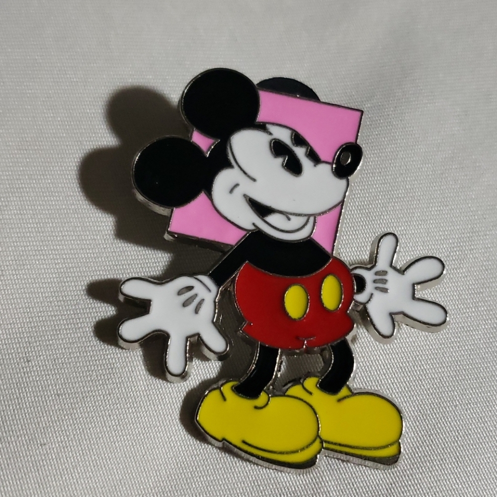 Adorable Mickey pin